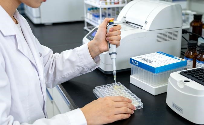 各类 ELISA 方案的关键差异与应用区分